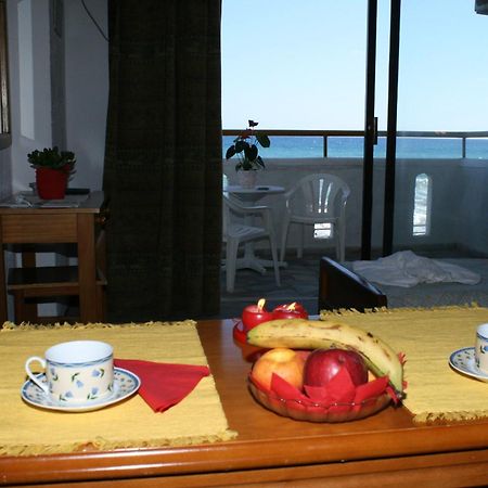 Blue Bay Apartments Chersonissos Buitenkant foto