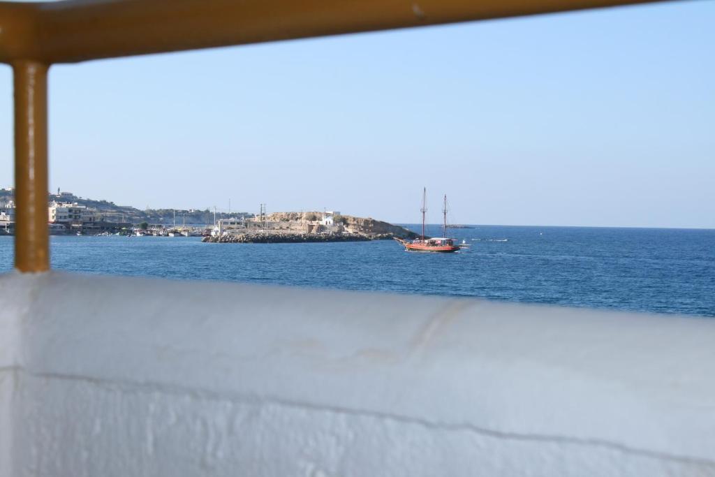 Blue Bay Apartments Chersonissos Buitenkant foto