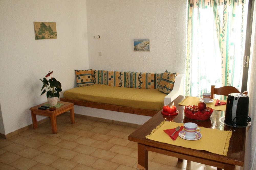 Blue Bay Apartments Chersonissos Buitenkant foto